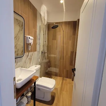 מלון Te Bunkeri Erseke